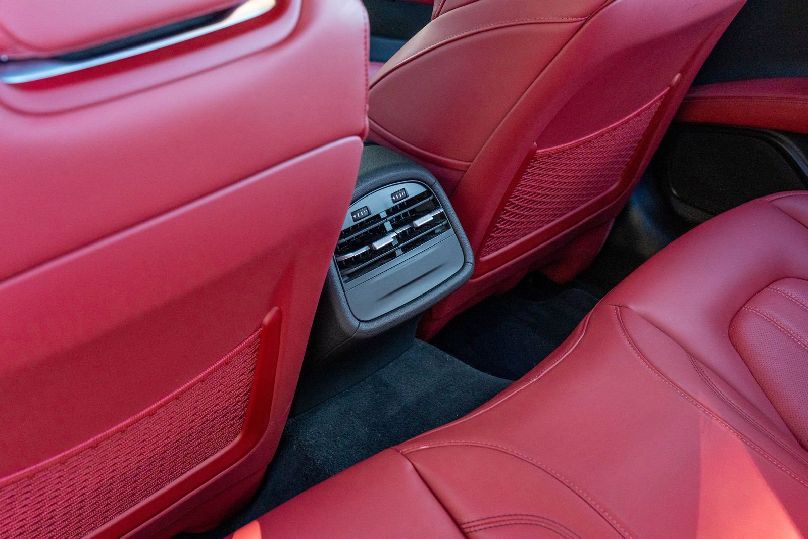 Used 2022 Maserati Ghibli Modena Q4 image 31