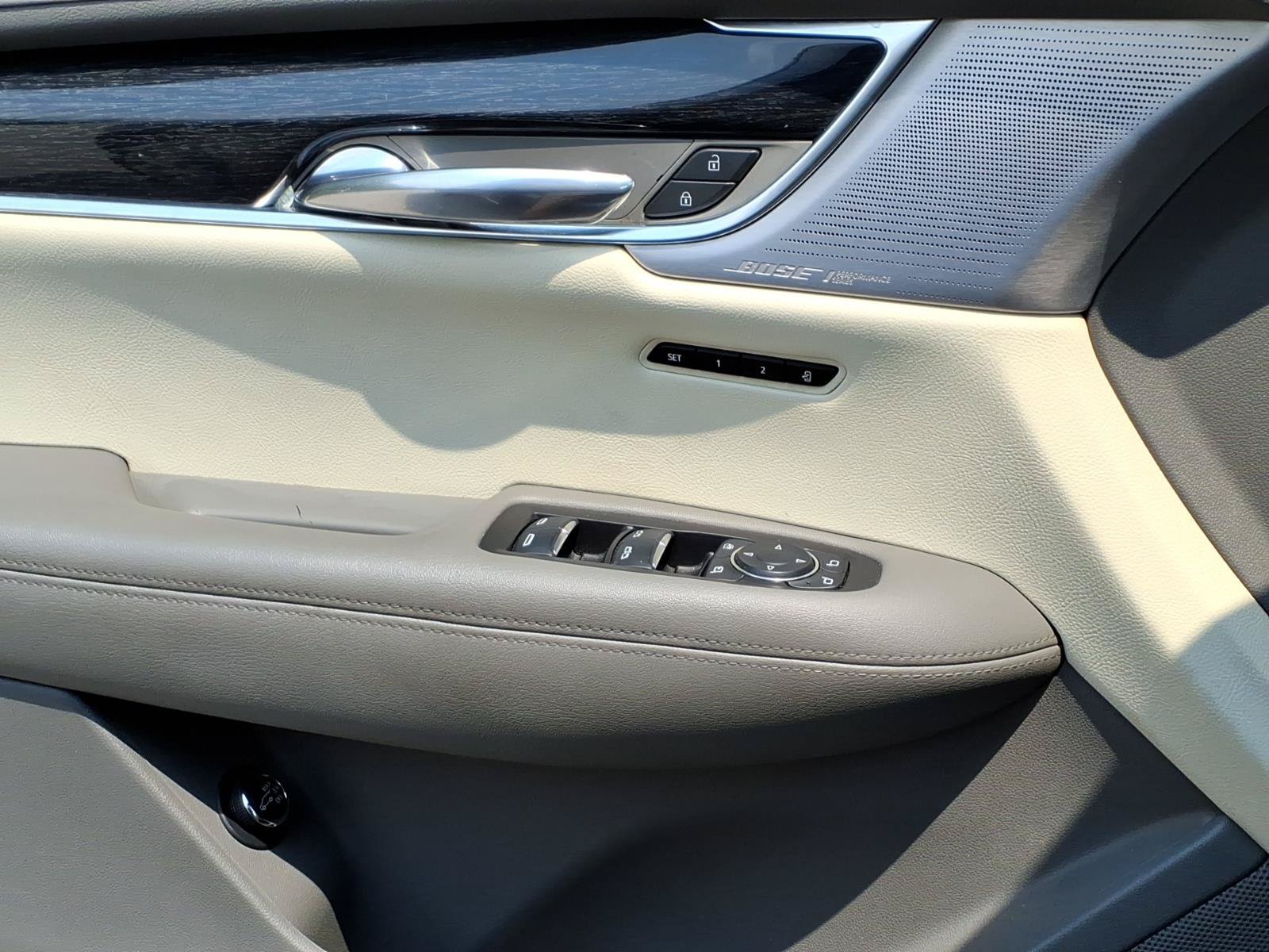 Used 2021 Cadillac XT6 Premium Luxury FWD image 23