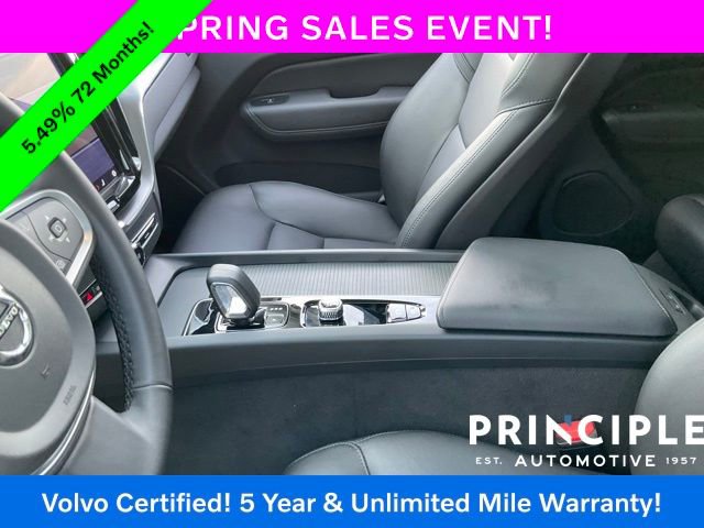 Certified 2025 Volvo XC60 B5 Core image 18