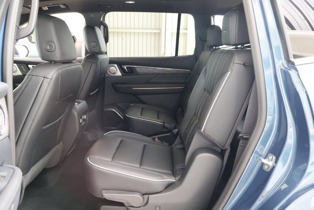 New 2026 Buick Enclave Avenir FWD image 15