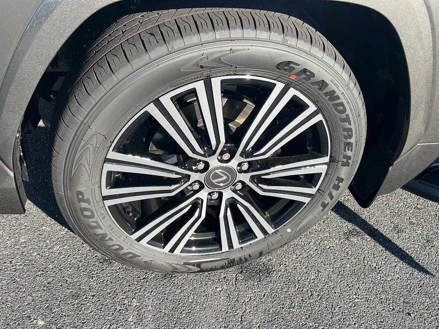 New 2026 Lexus LX 600 4WD w/ Luxury Package image 38