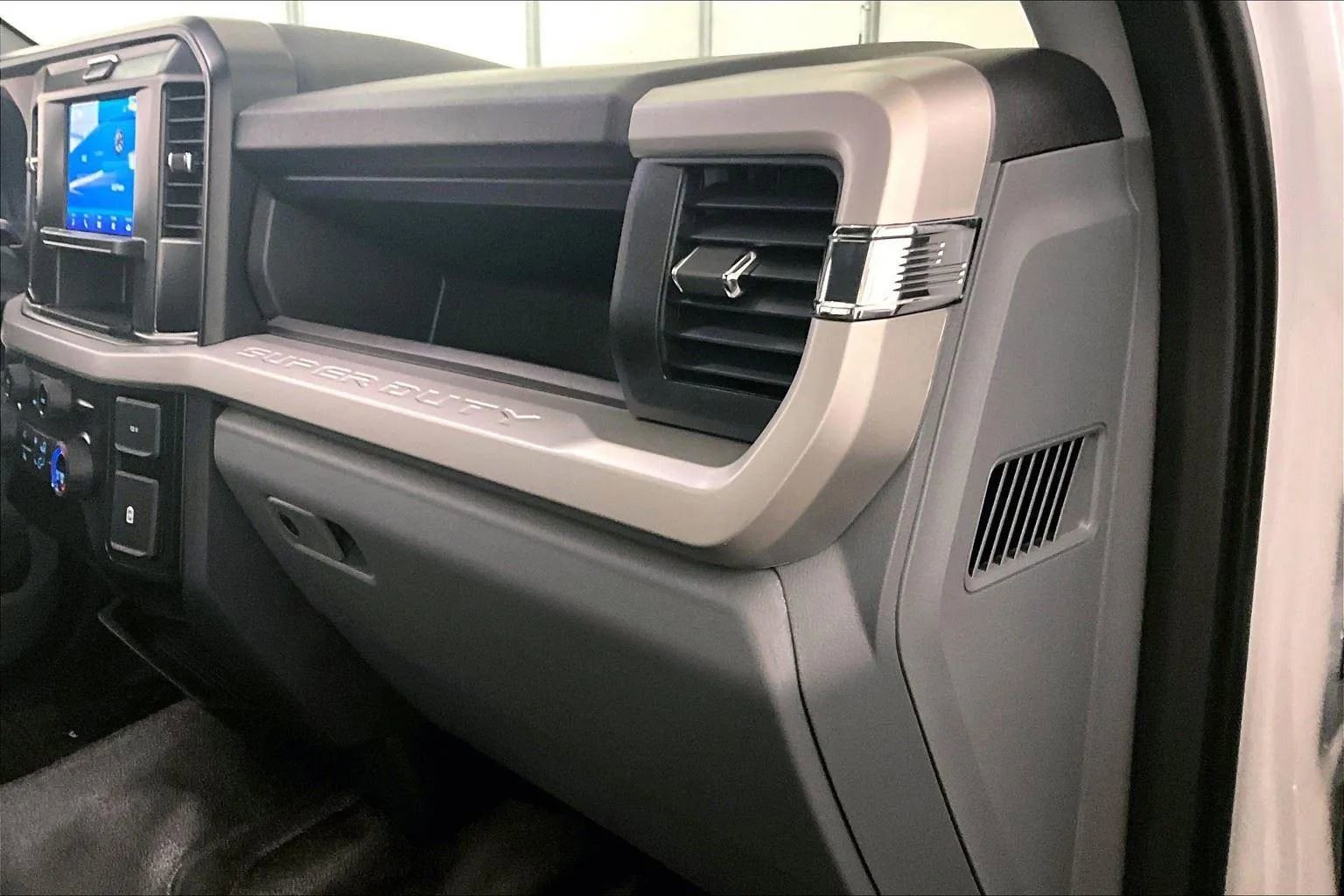 New 2026 Ford F250 XL w/ XL Chrome Package image 15