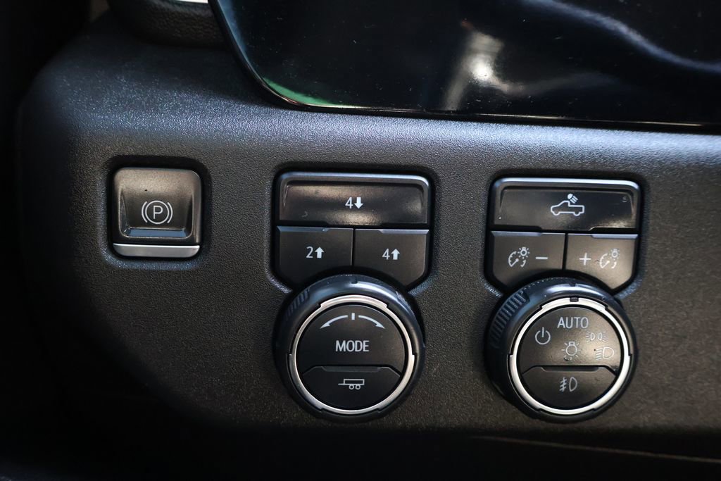 Used 2024 Chevrolet Silverado 2500 LT w/ Convenience Package image 33