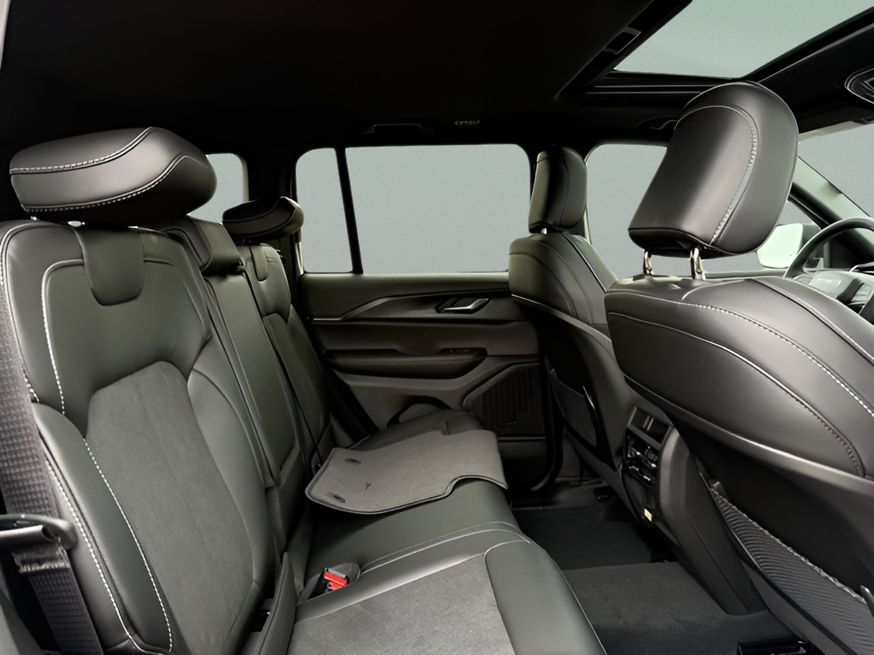 New 2027 Jeep Grand Cherokee Laredo X AWD/4WD image 11