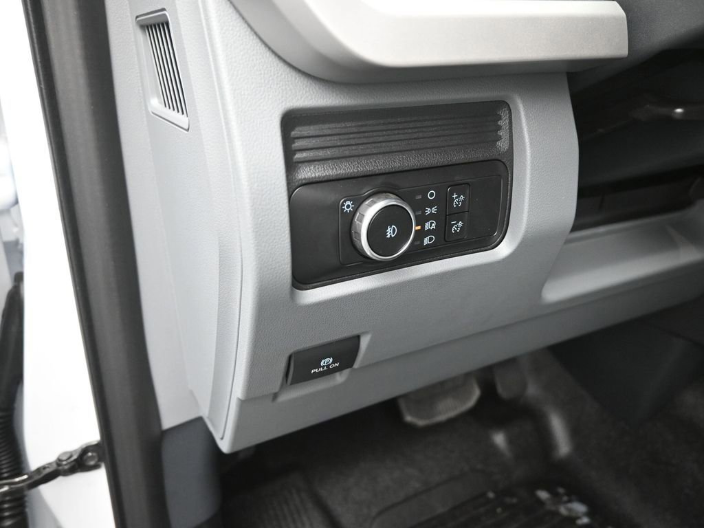 New 2025 Ford F550 4x4 Regular Cab Super Duty image 29