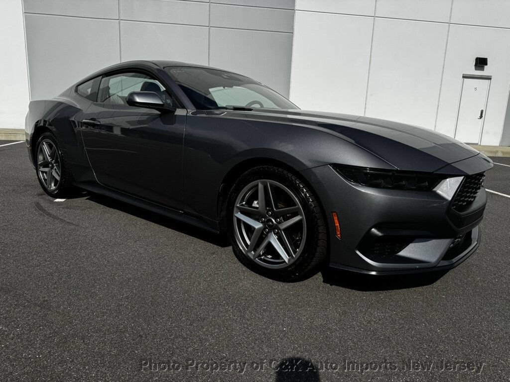 Used 2025 Ford Mustang Coupe RWD image 8