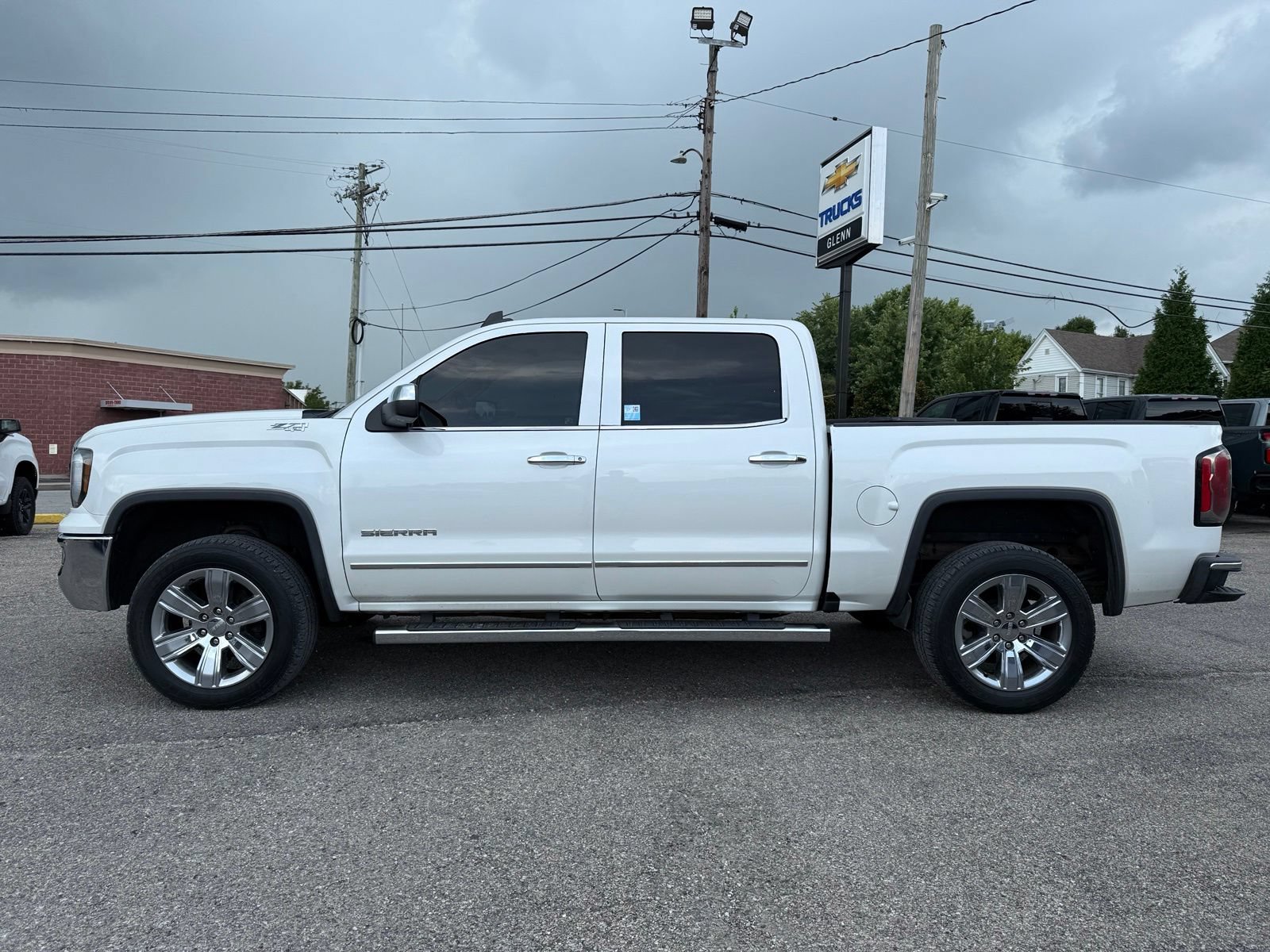 Used 2017 GMC Sierra 1500 SLT AWD/4WD image 3