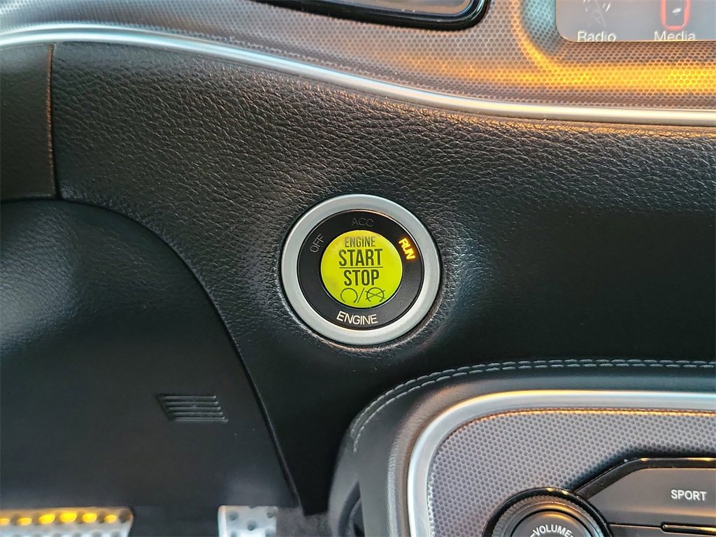 Used 2015 Dodge Challenger R/T Plus image 22