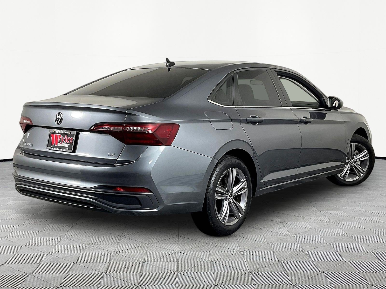 Used 2023 Volkswagen Jetta SE FWD image 6