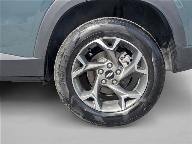 Used 2025 Chevrolet Trax LT image 28