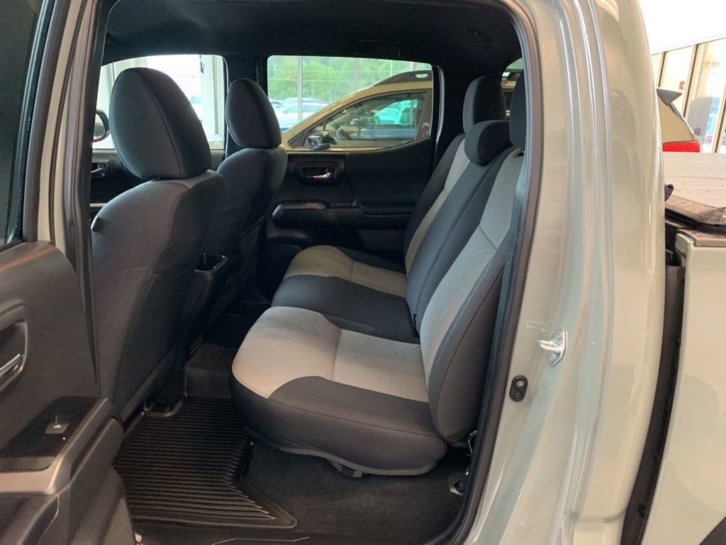 Used 2023 Toyota Tacoma TRD Off-Road image 6