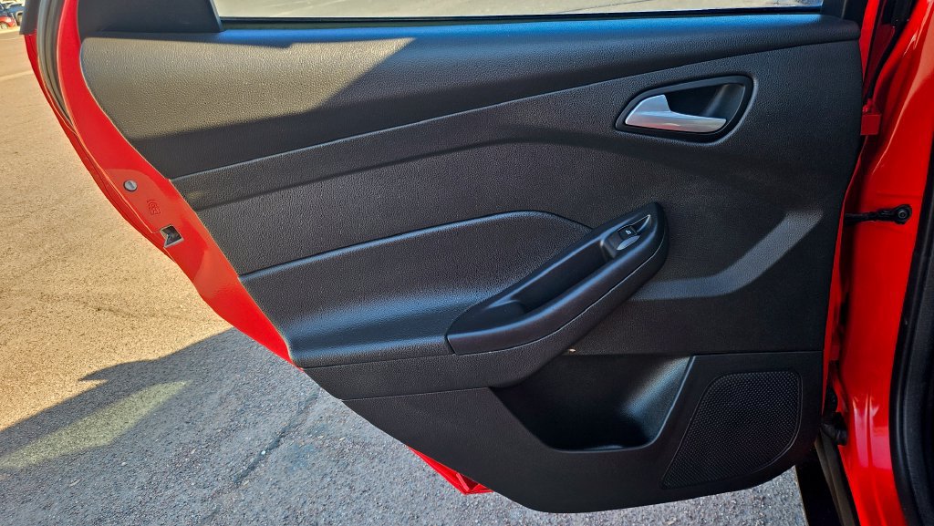 Used 2017 Ford Focus SE FWD image 23