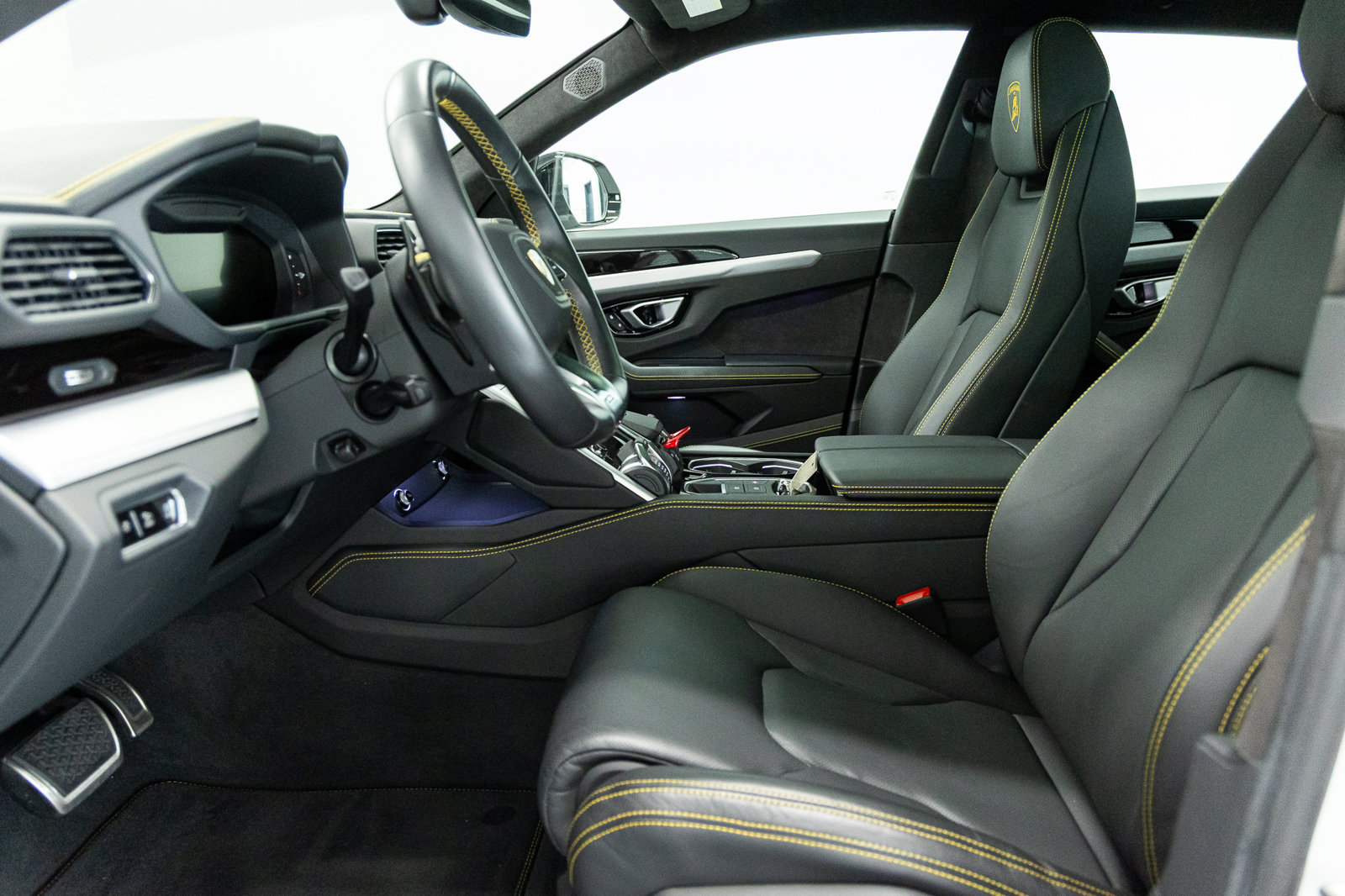 Used 2024 Lamborghini Urus S AWD/4WD image 27