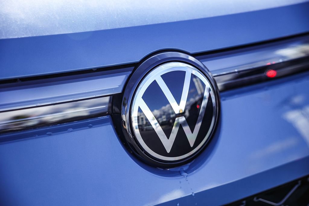 New 2026 Volkswagen Tiguan SE R-Line image 16