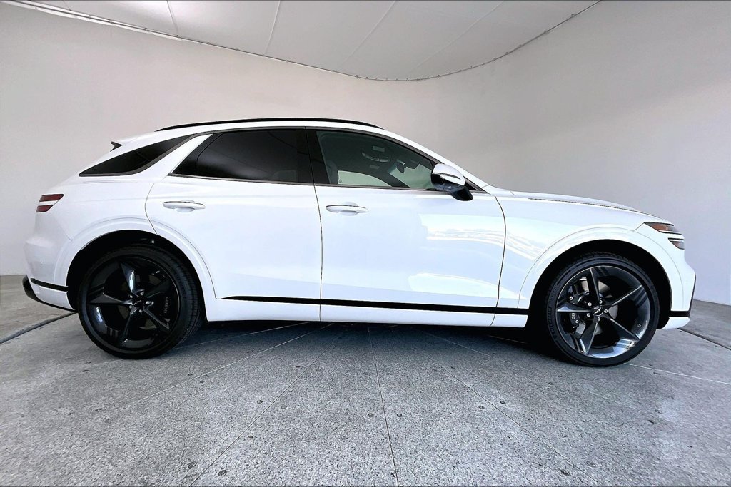 New 2026 Genesis GV70 2.5T Sport Prestige w/ G1 Accessory Package AWD/4WD image 8