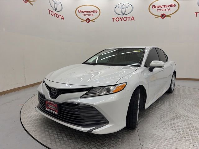 Used 2020 Toyota Camry XLE FWD image 2