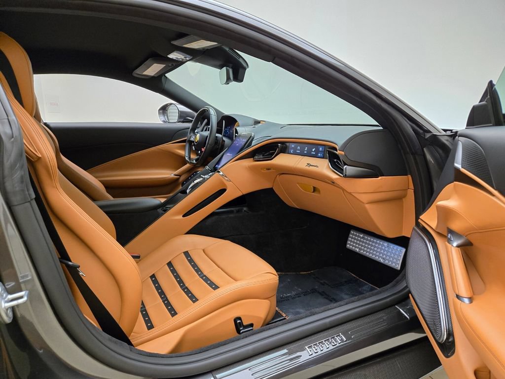 Used 2023 Ferrari Roma RWD image 23