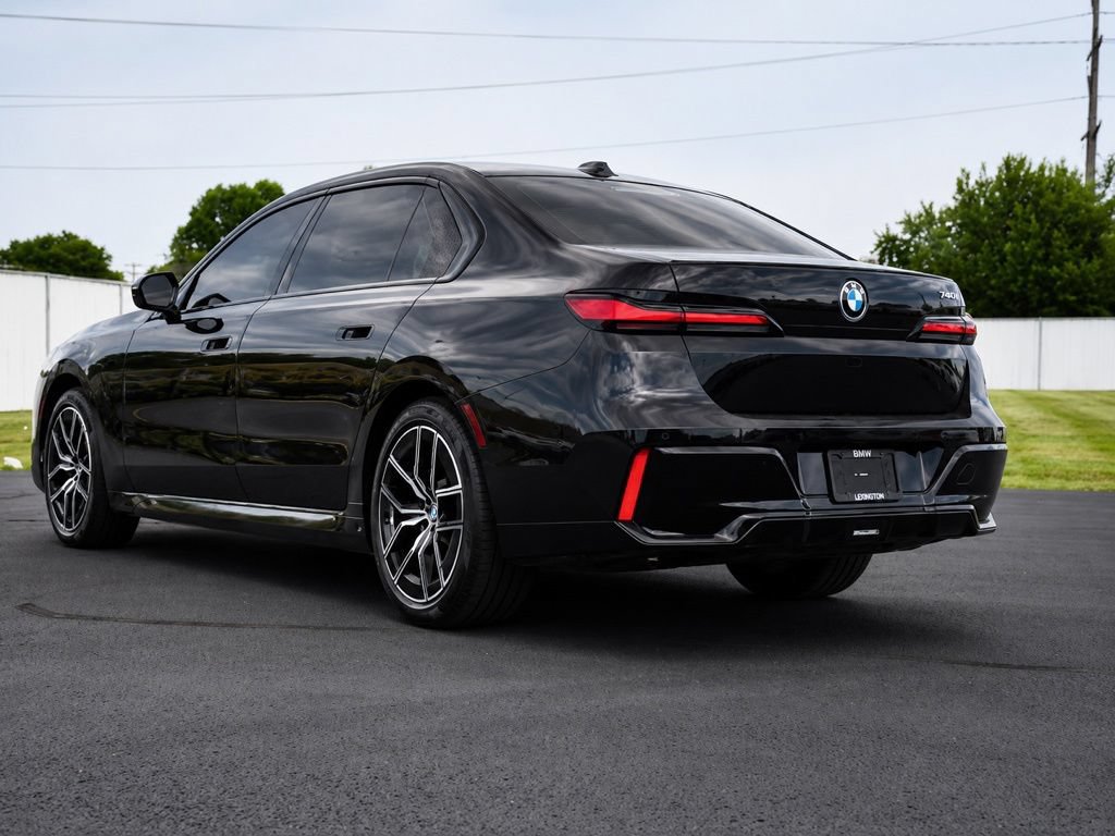 Used 2025 BMW 740i xDrive w/ Executive Package AWD/4WD image 5