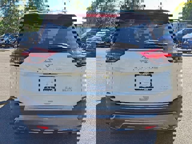 Used 2022 Nissan Rogue SL w/ SL Premium Package image 5