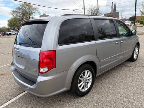 Used 2012 Dodge Grand Caravan SXT image 11