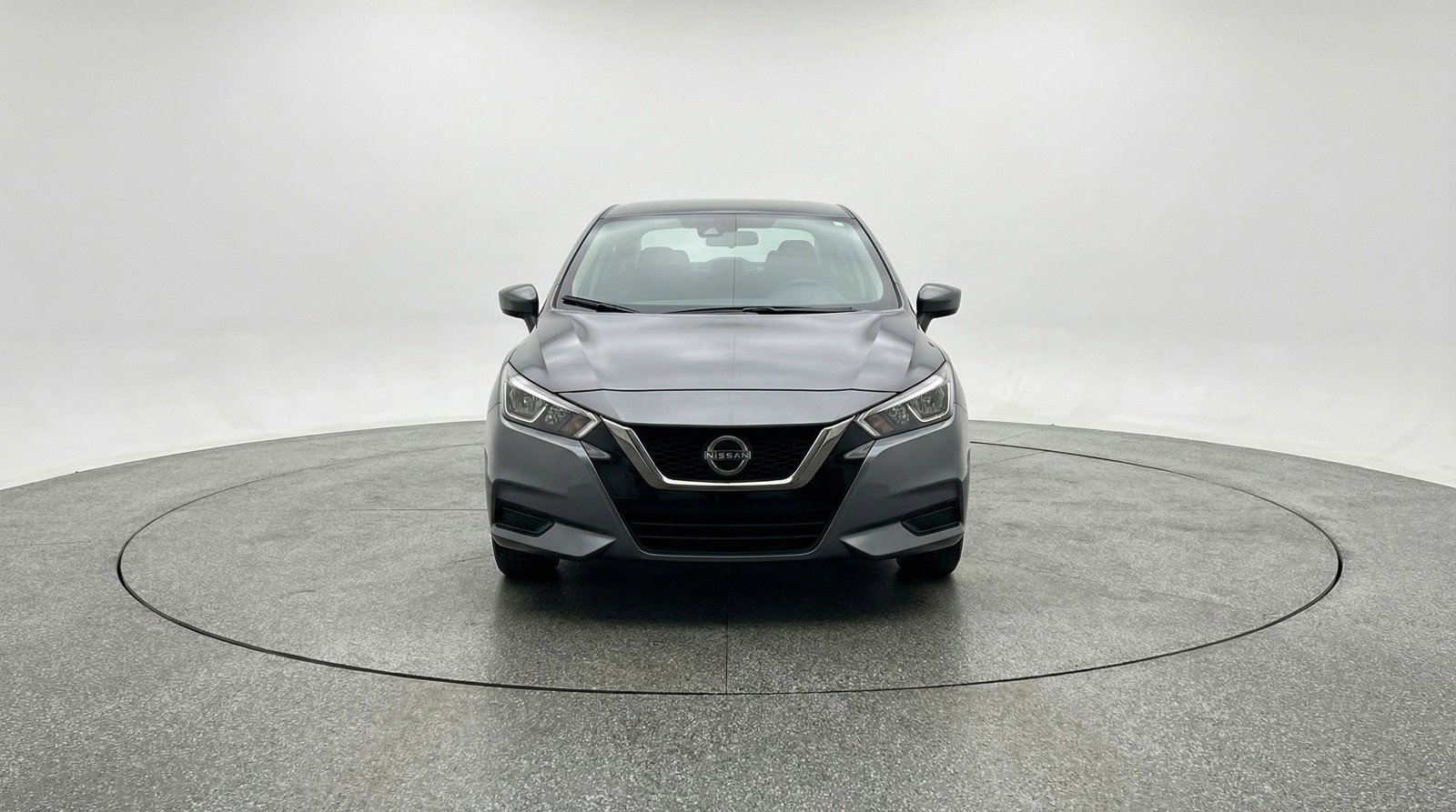 Used 2025 Nissan Versa SV image 2