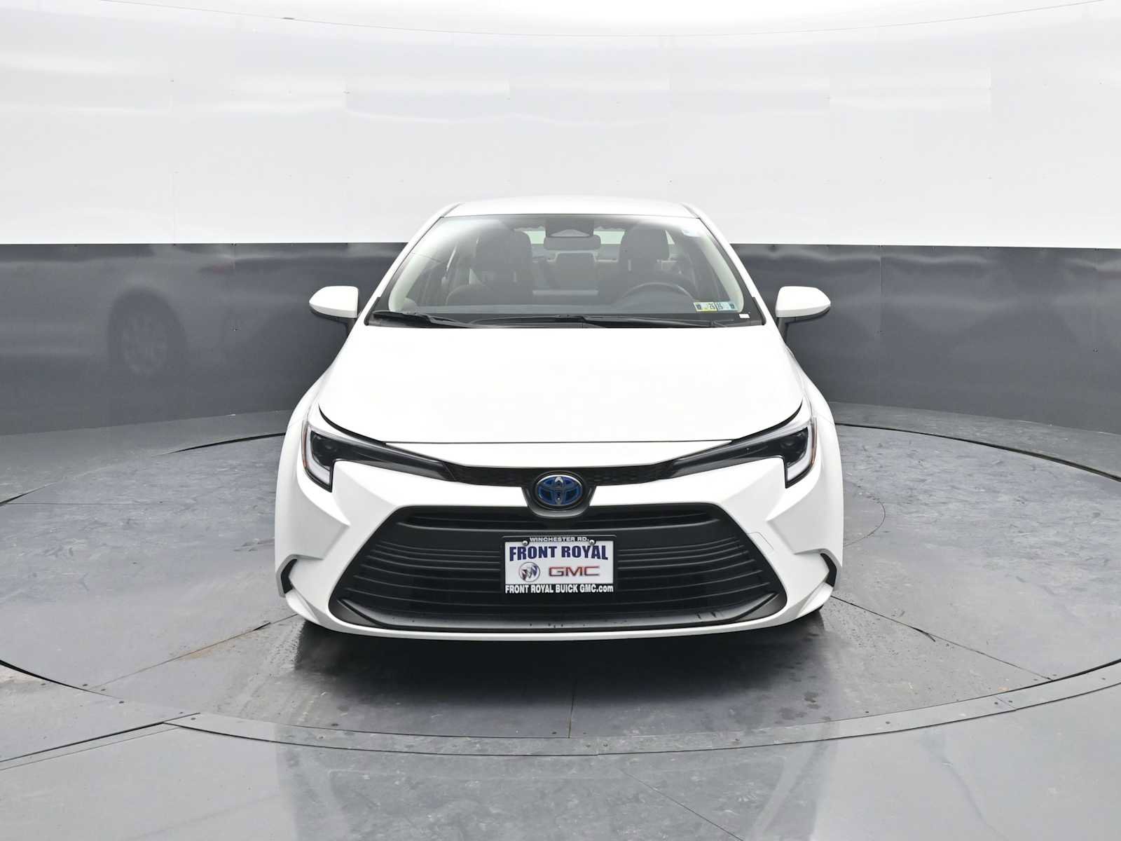 Used 2024 Toyota Corolla LE image 2
