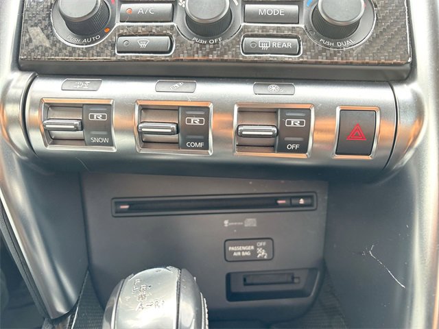 Used 2010 Nissan GT-R Premium image 36