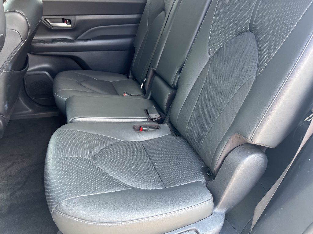 Used 2024 Toyota Grand Highlander AWD image 15