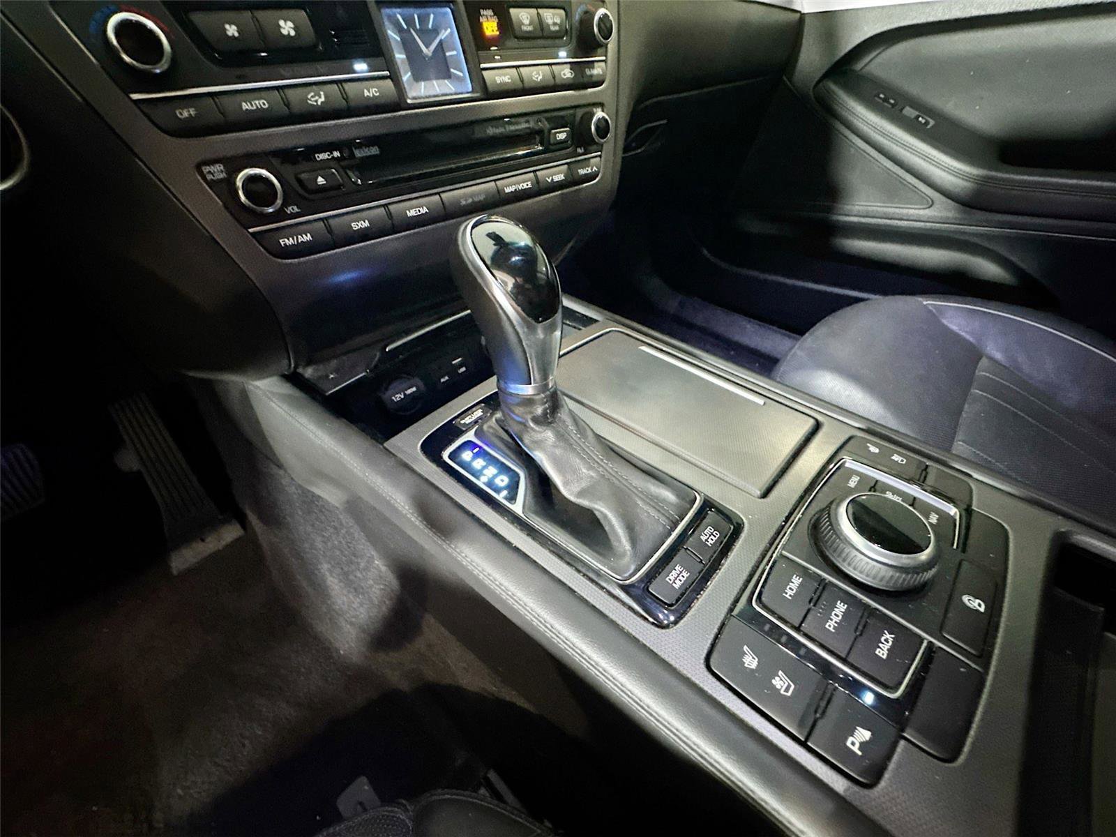 Used 2017 Genesis G80 3.8 w/ Option Group 03 image 14