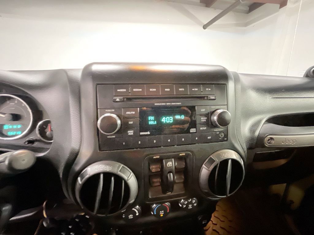 Used 2013 Jeep Wrangler Unlimited Sport image 13