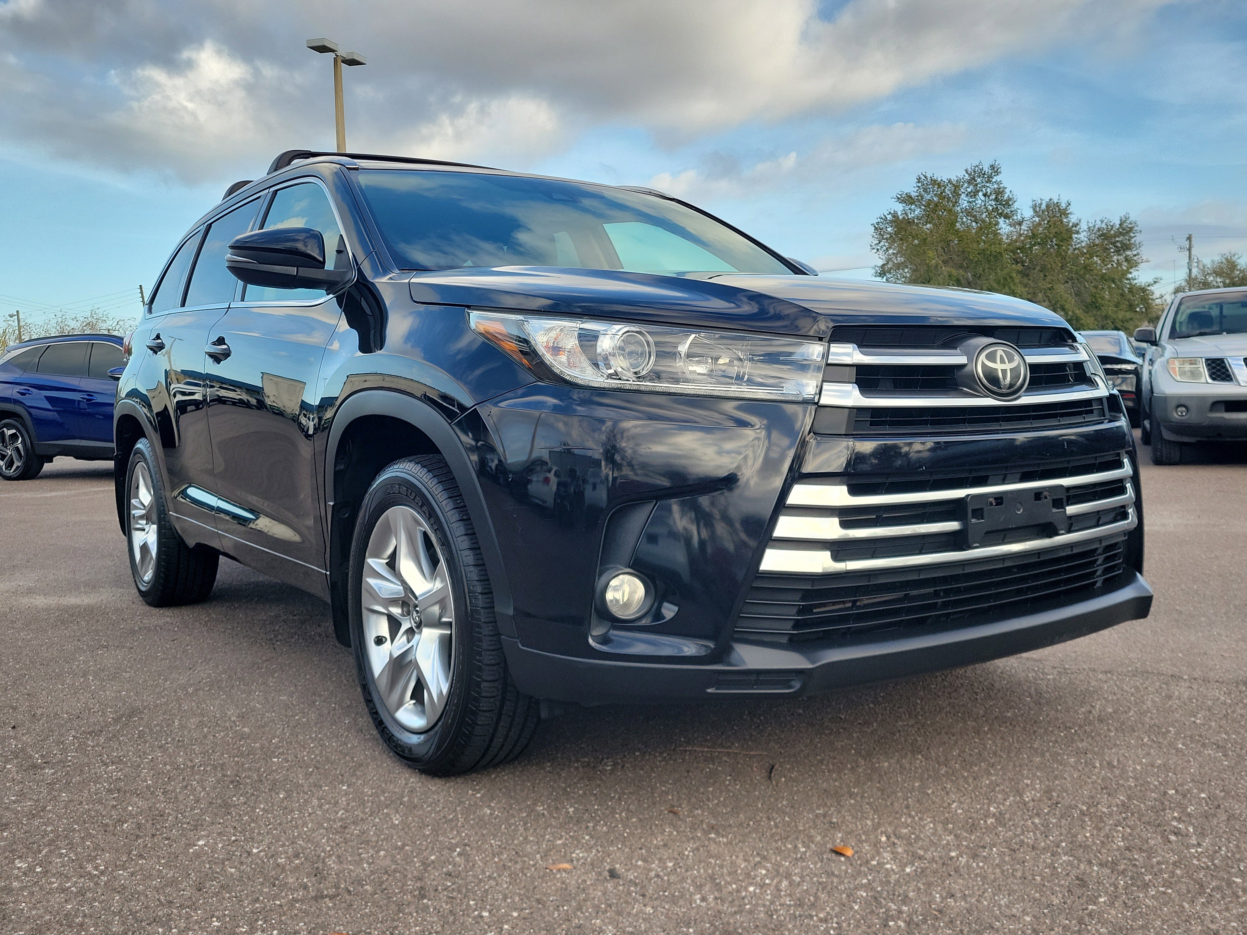 Used 2017 Toyota Highlander Limited w/ Carpet Mat Package video 2
