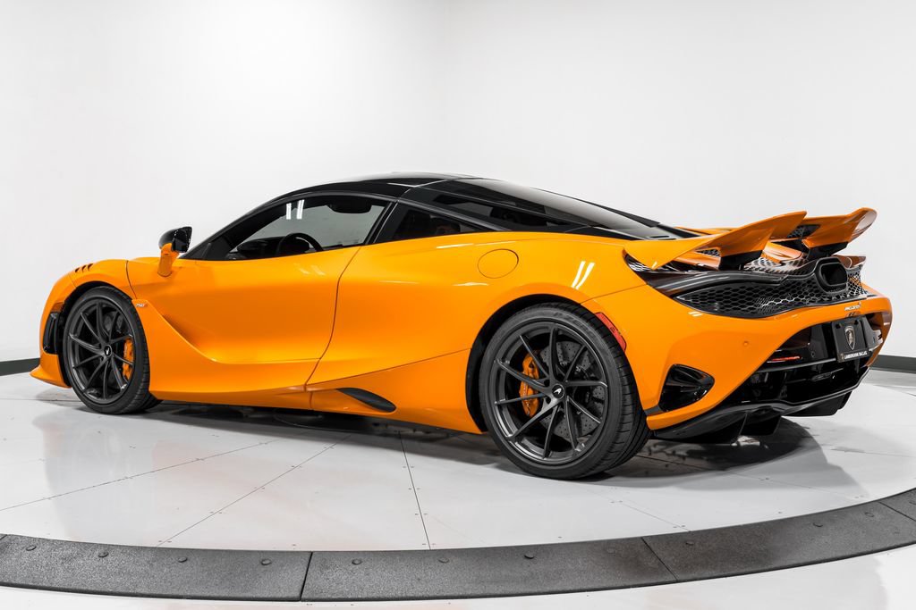Used 2026 McLaren 750S RWD image 5