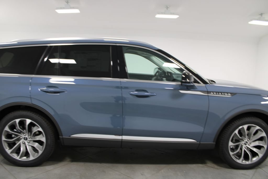 New 2026 Lincoln Aviator Reserve w/ Illumination Package RWD image 8