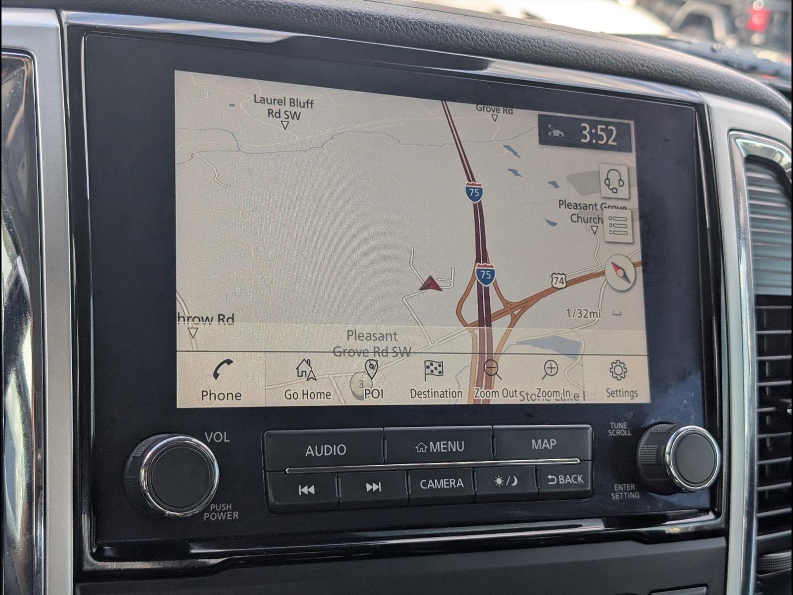 Used 2020 Nissan Titan SV w/ SV Convenience Package image 14