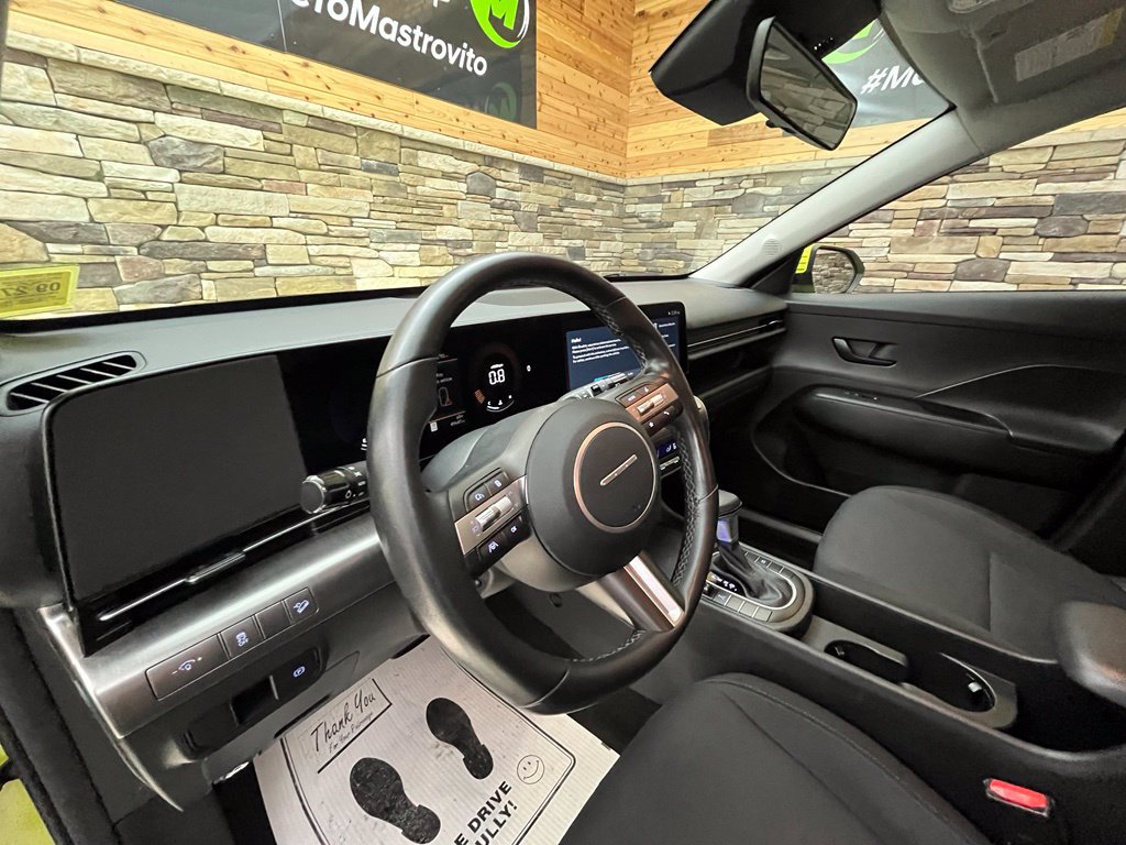 Used 2024 Hyundai Kona SEL AWD/4WD image 16