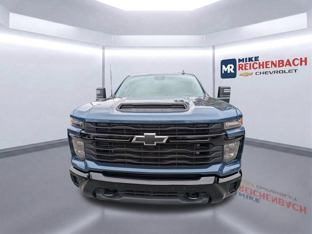 Used 2025 Chevrolet Silverado 2500 Custom w/ Custom Convenience Package AWD/4WD image 9