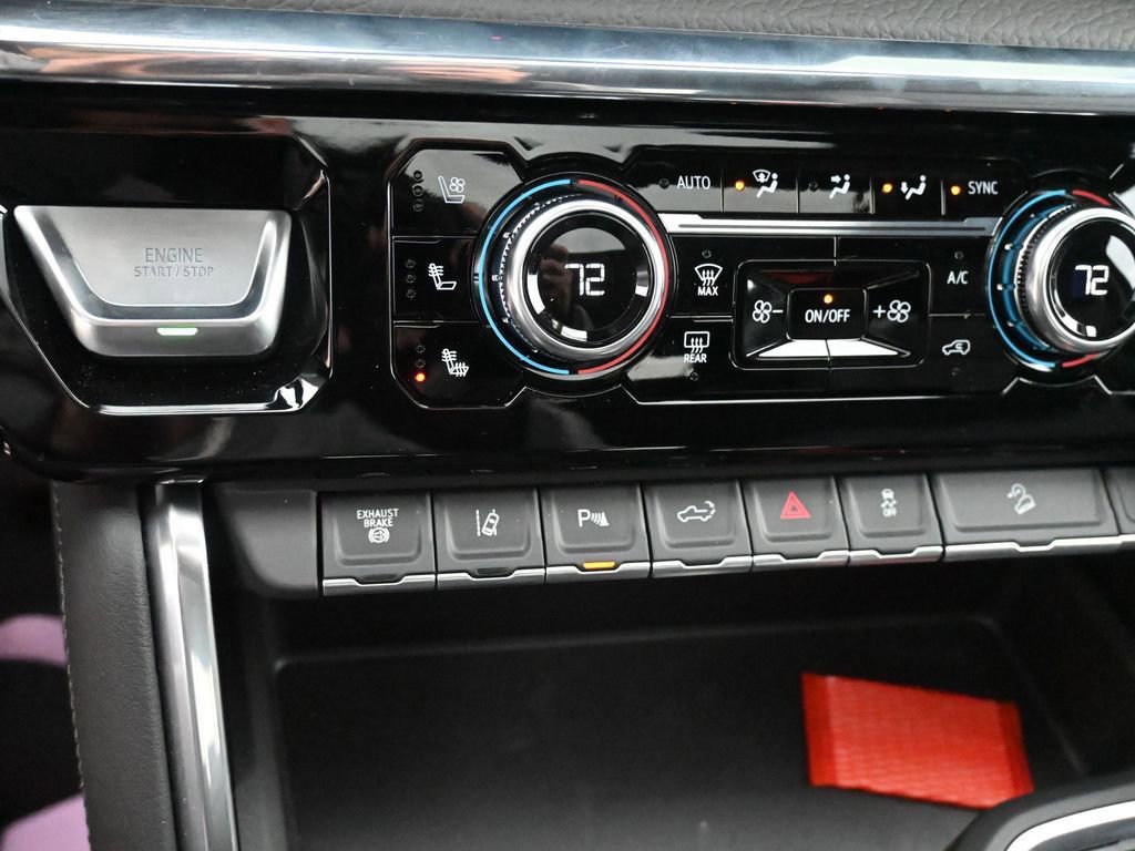 Used 2025 GMC Sierra 2500 Denali w/ Denali Reserve Package image 32