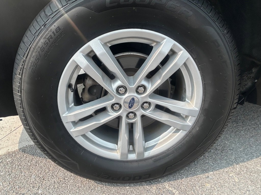 Used 2022 Ford Explorer XLT AWD/4WD image 12
