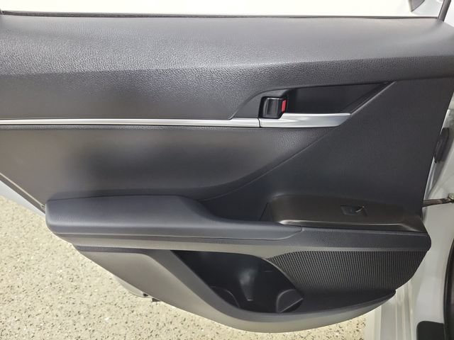 Used 2022 Toyota Camry SE FWD image 14