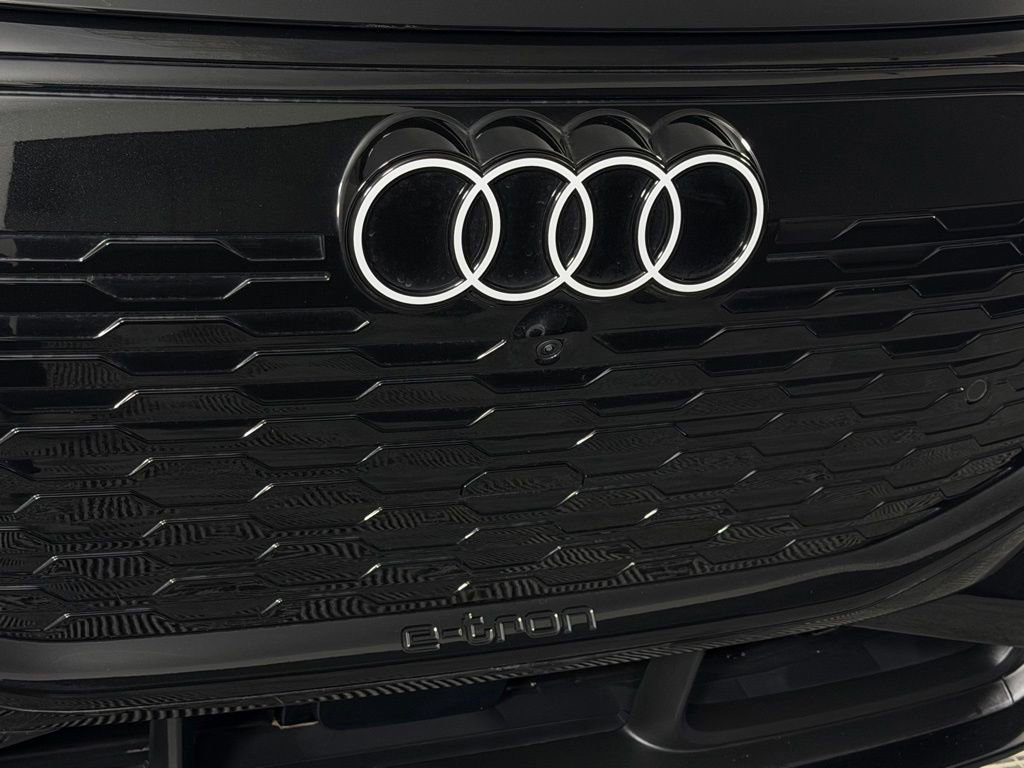 Used 2025 Audi Q6 e-tron Premium Plus w/ Premium Plus AWD/4WD image 18