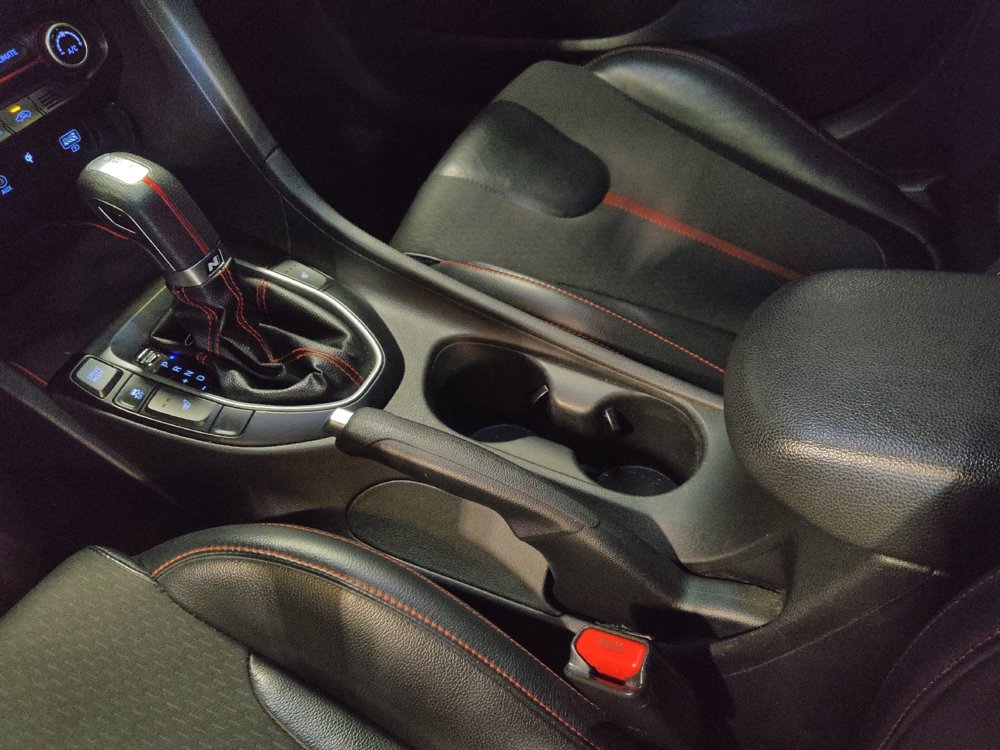 Used 2020 Hyundai Veloster Turbo FWD image 26