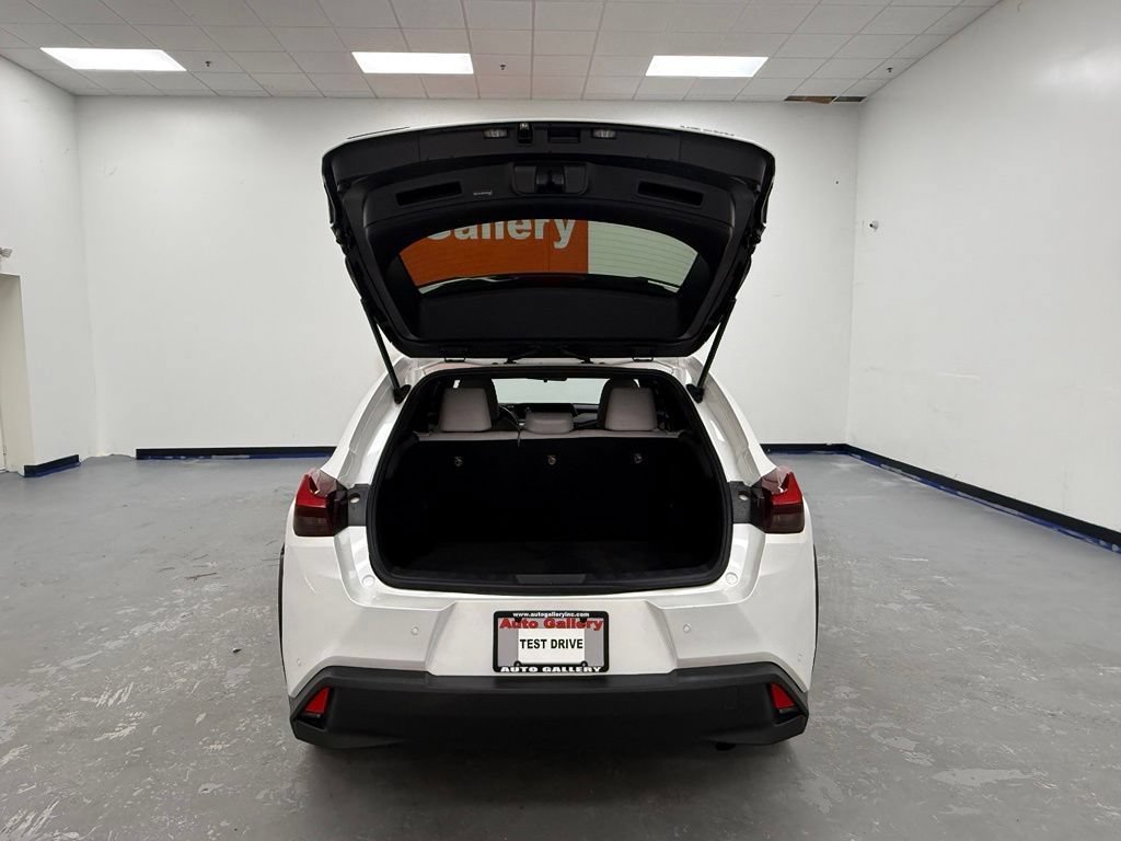 Used 2021 Lexus UX 200 w/ Accessory Package (Z1) FWD image 17