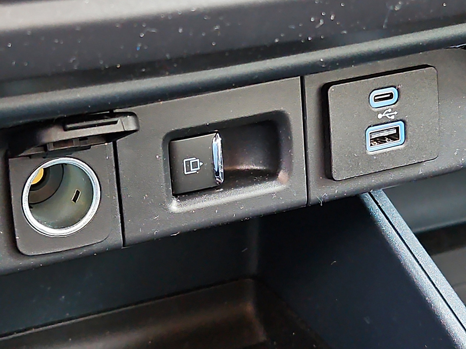 Used 2024 Ford Maverick Lariat w/ Black Appearance Package image 24