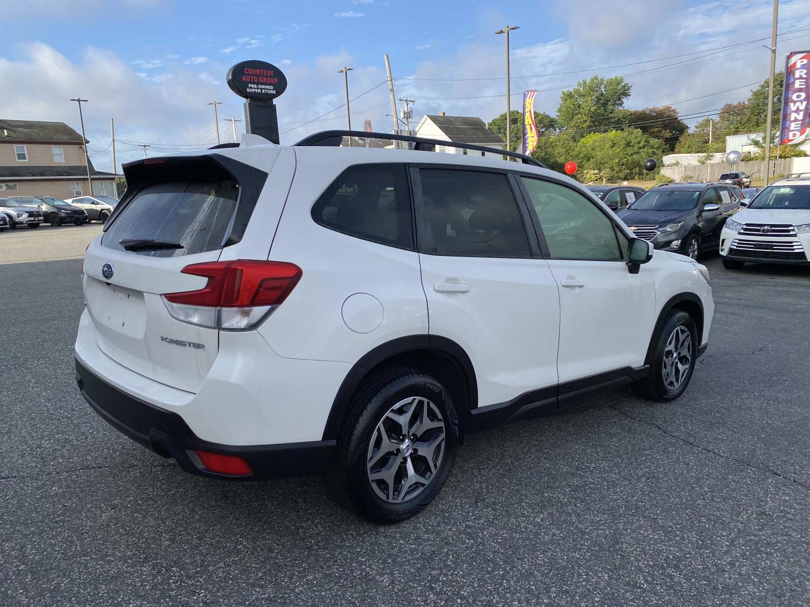 Used 2019 Subaru Forester Premium w/ All-Weather Package image 7