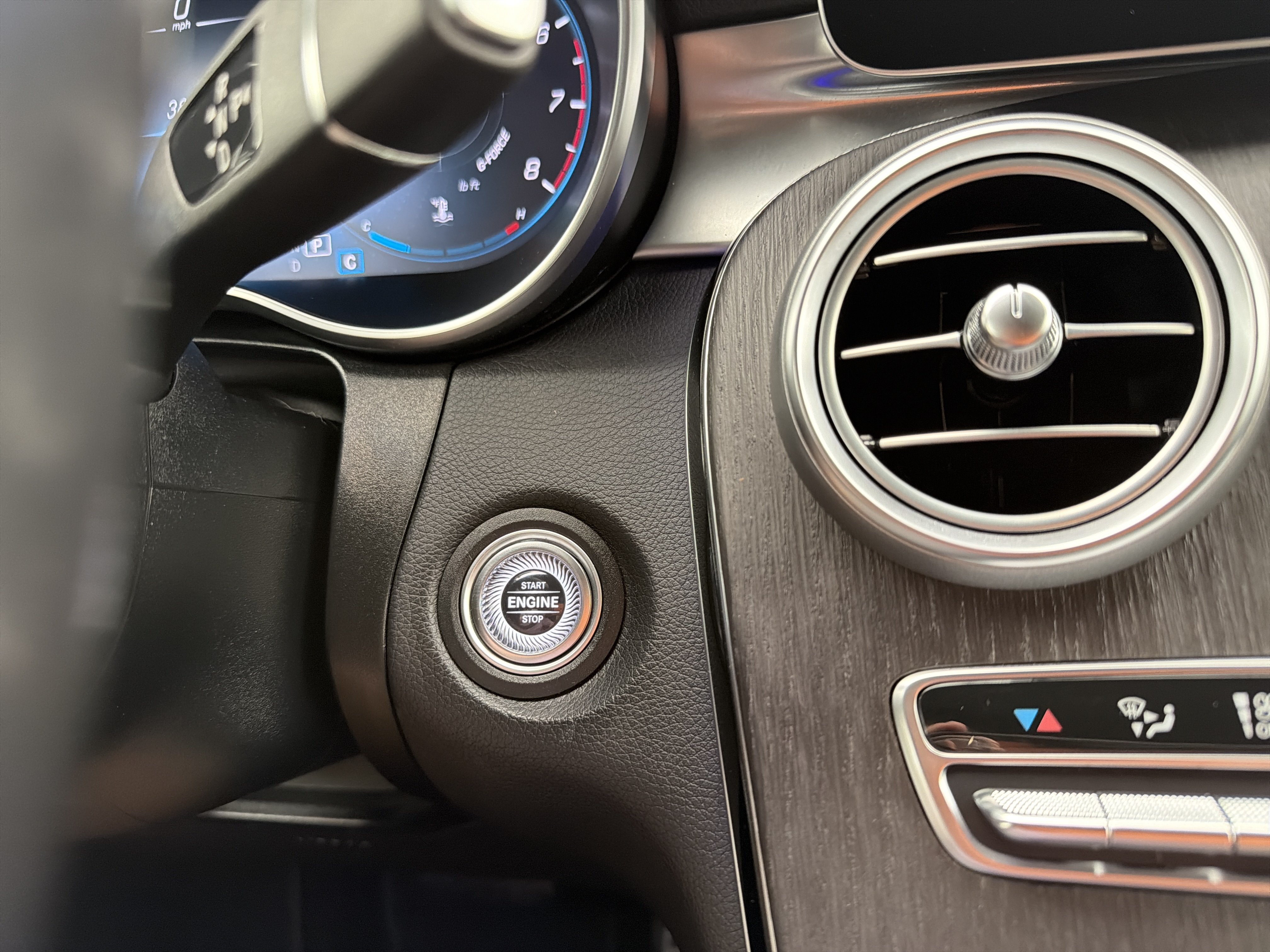 Used 2022 Mercedes-Benz GLC 300 4MATIC image 19