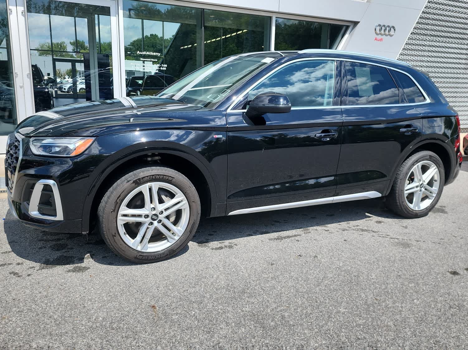 Used 2022 Audi Q5 e Premium Plus w/ Premium Plus Package