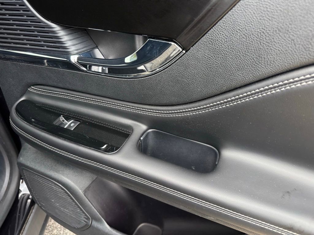 Used 2021 Lincoln Corsair AWD image 39