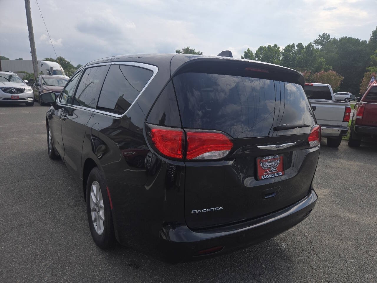 Used 2017 Chrysler Pacifica LX FWD image 10
