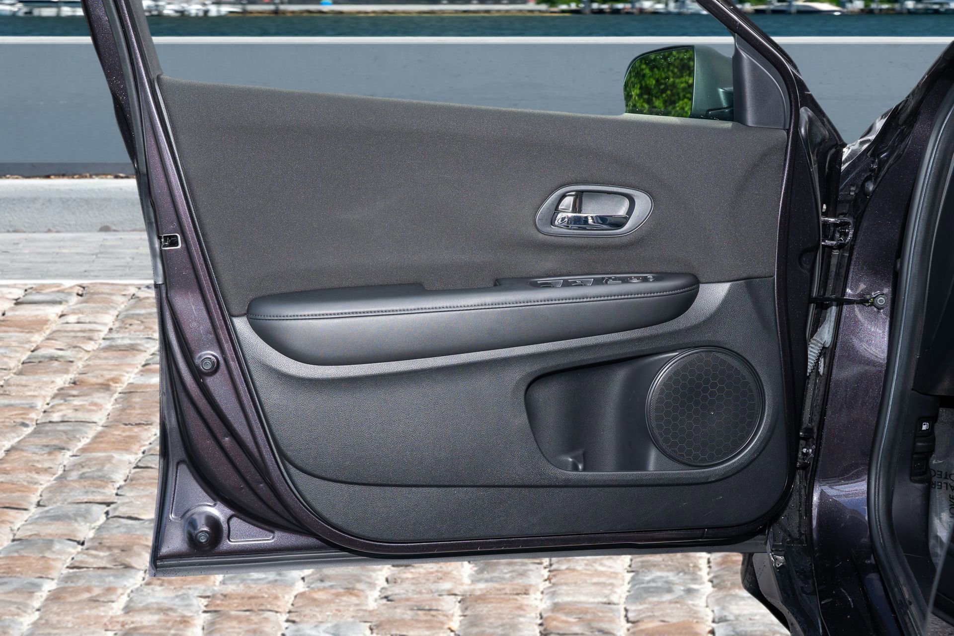 Used 2016 Honda HR-V LX image 10