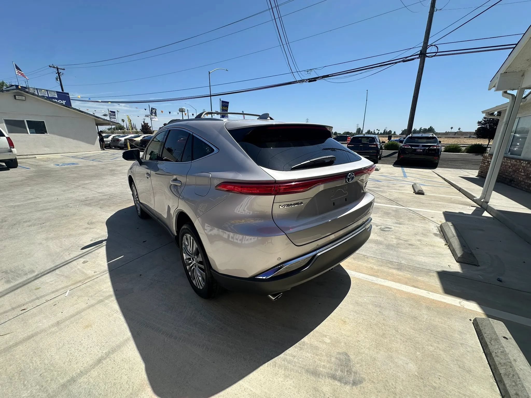 Used 2021 Toyota Venza XLE AWD/4WD image 7